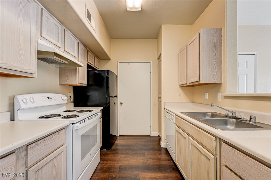 Photo 12 of 34, 2615 W Gary Avenue #2054