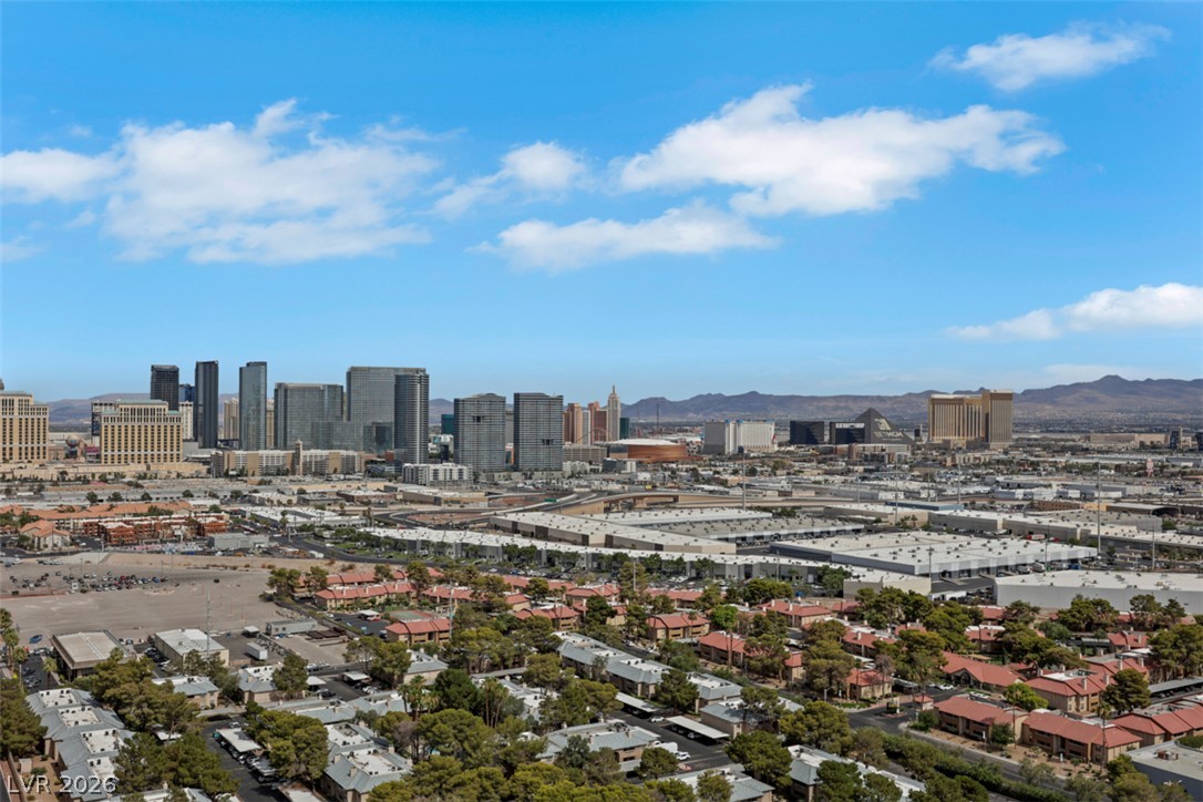 Photo 16 of 35, 4381 W Flamingo Road #2821