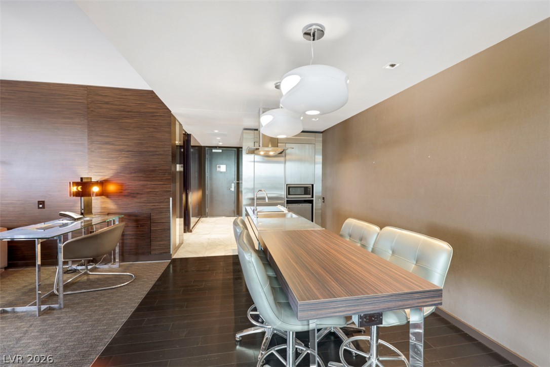 Photo 6 of 35, 4381 W Flamingo Road #2821