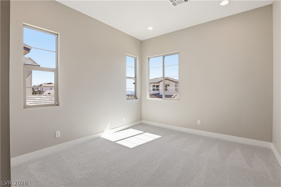 Photo 19 of 34, 97 Vernalis Avenue