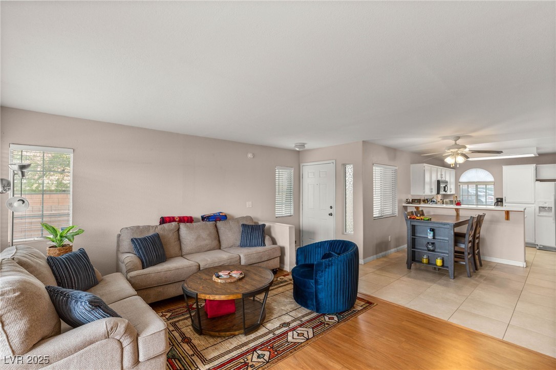 Photo 7 of 40, 3125 N Buffalo Drive #1103