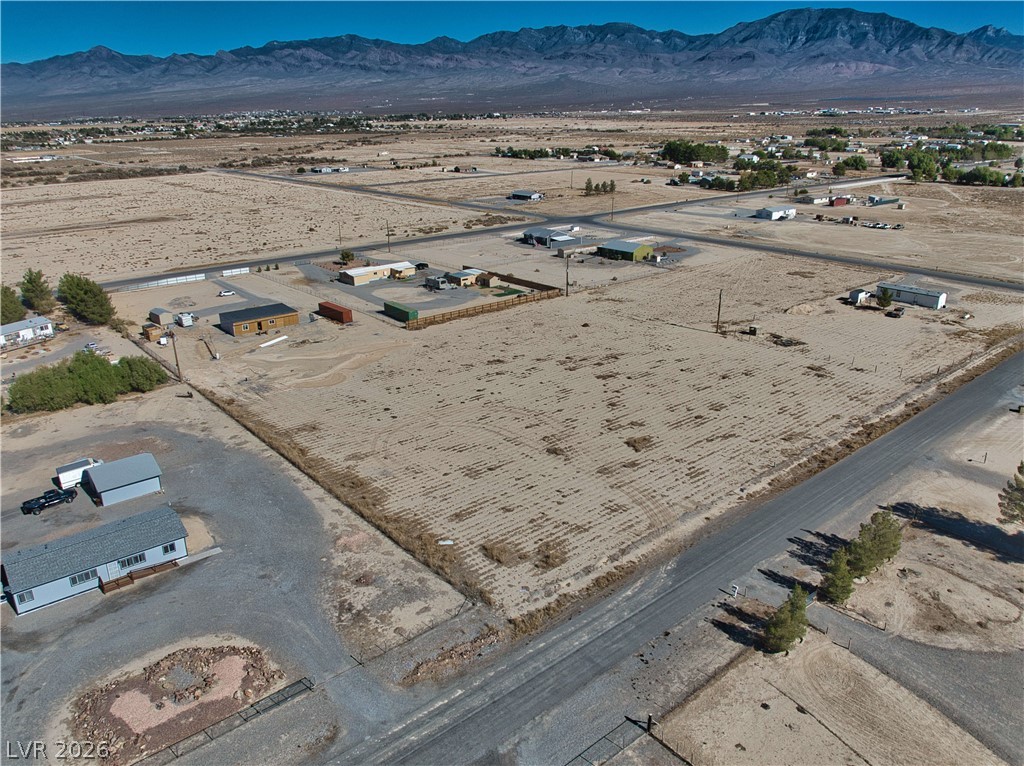 Photo 2 of 620 W Janet Lane