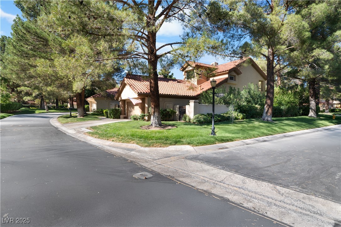 Photo 3 of 7960 Bermuda Dunes Avenue