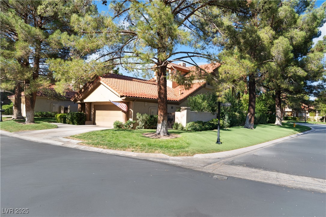 Photo 4 of 7960 Bermuda Dunes Avenue