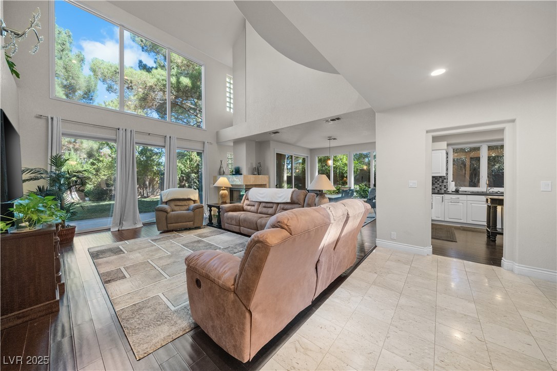 Photo 6 of 48, 7960 Bermuda Dunes Avenue