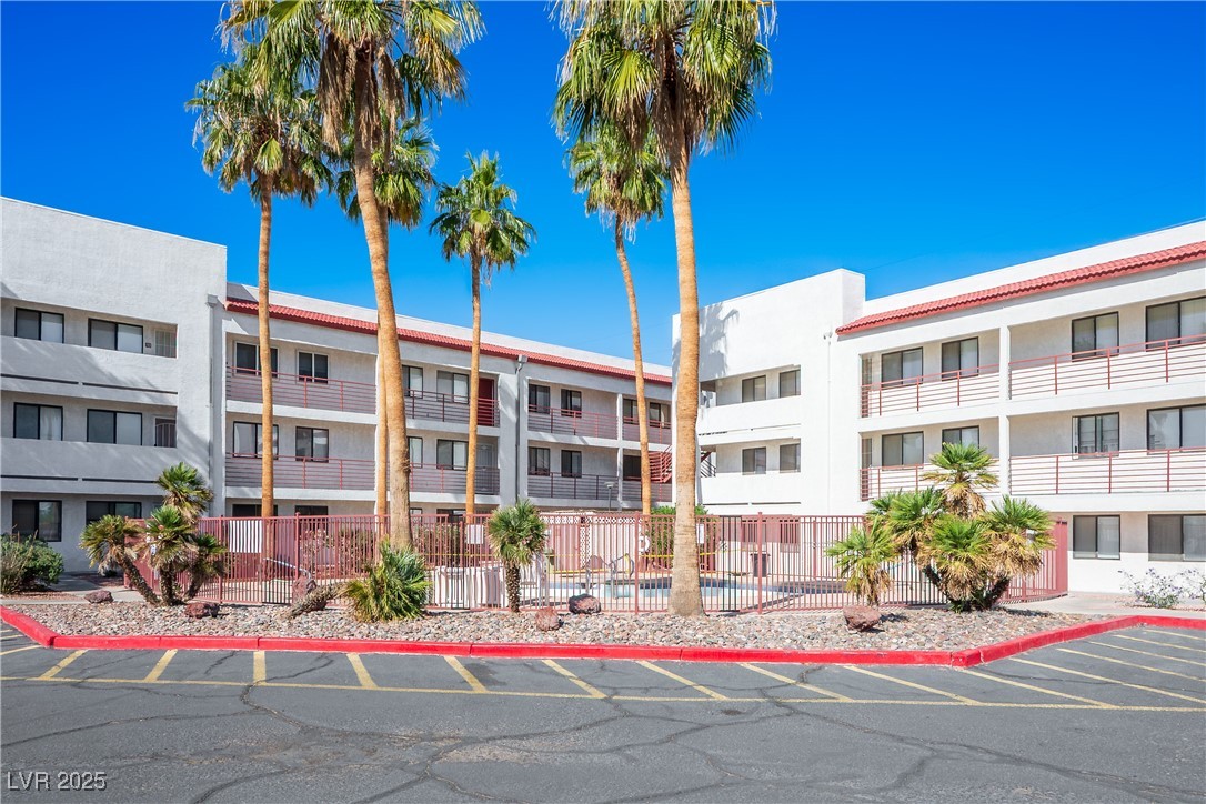 1381 E University Avenue #208, Las Vegas 89119