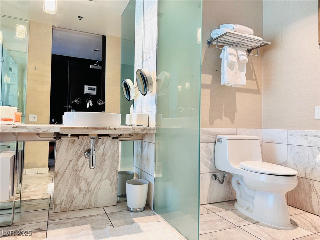 Photo 4 of 4381 W Flamingo Road #1204