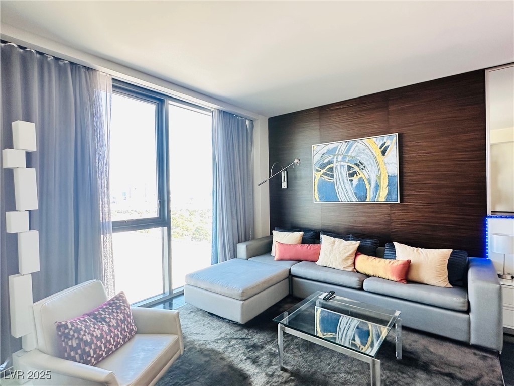 Photo 9 of 16, 4381 W Flamingo Road #1204