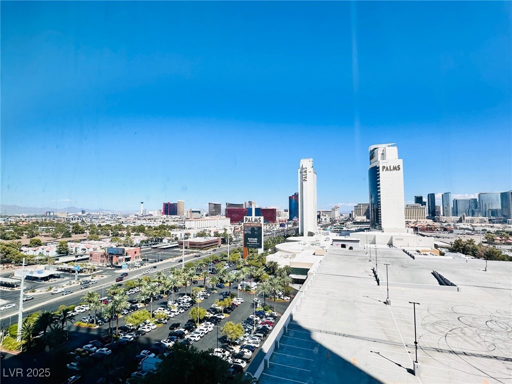 Photo 13 of 16, 4381 W Flamingo Road #1204