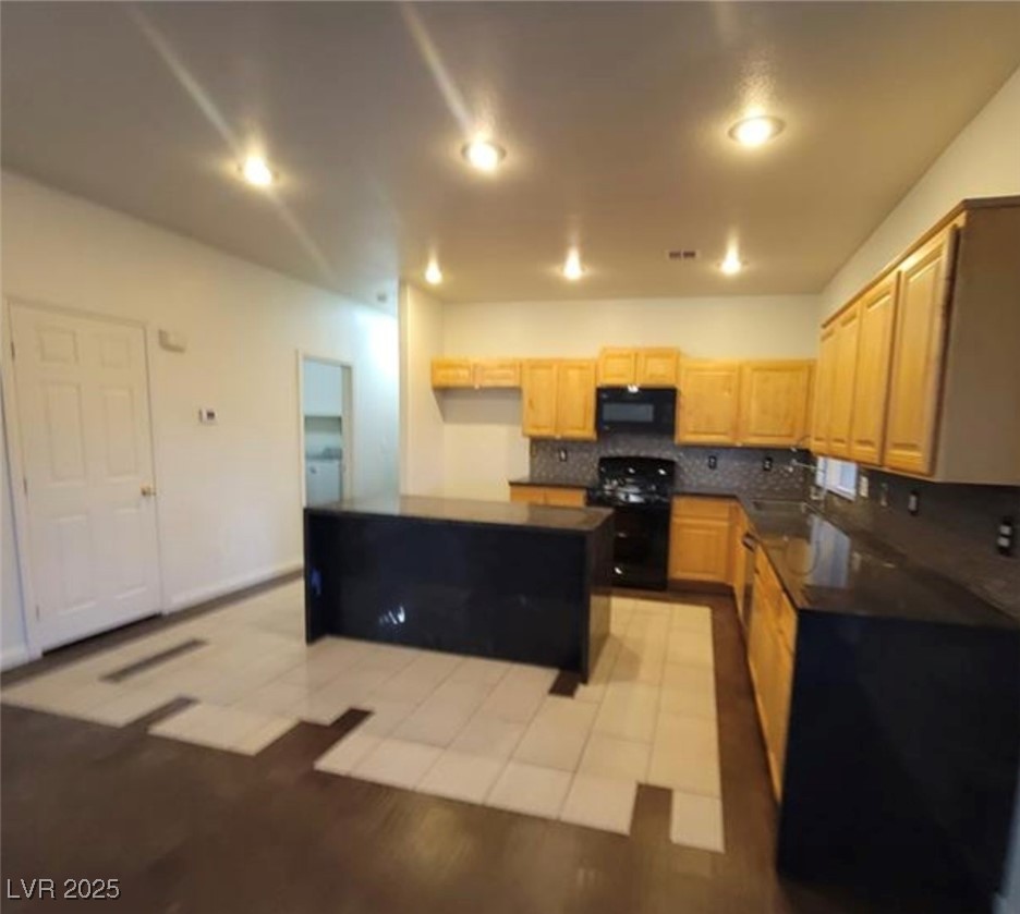 Photo 5 of 4116 Mattray Street