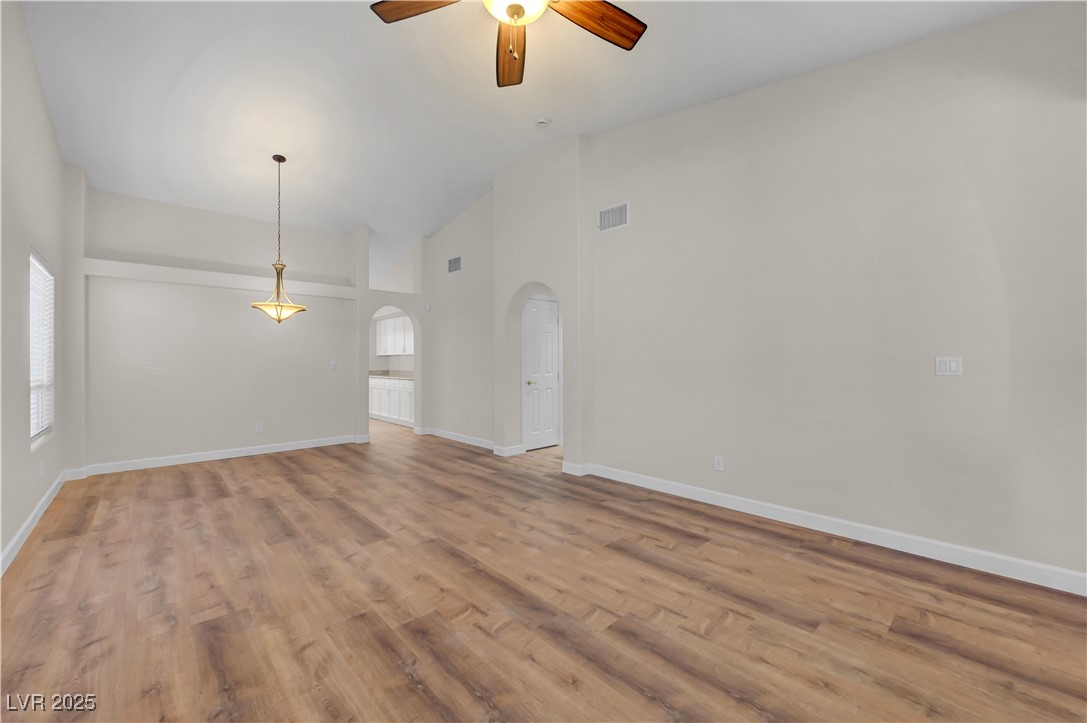 Photo 7 of 28, 1507 Camino Summit Avenue