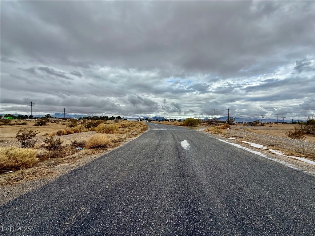 Photo 3 of 590 S Raindance Drive