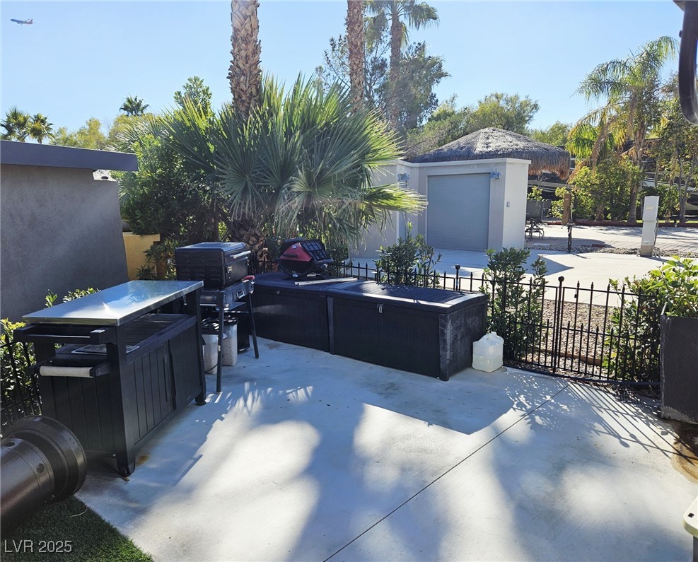 Photo 8 of 23, 8175 Arville Street #384