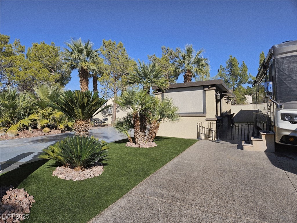 Photo 18 of 32, 8175 Arville Street #246