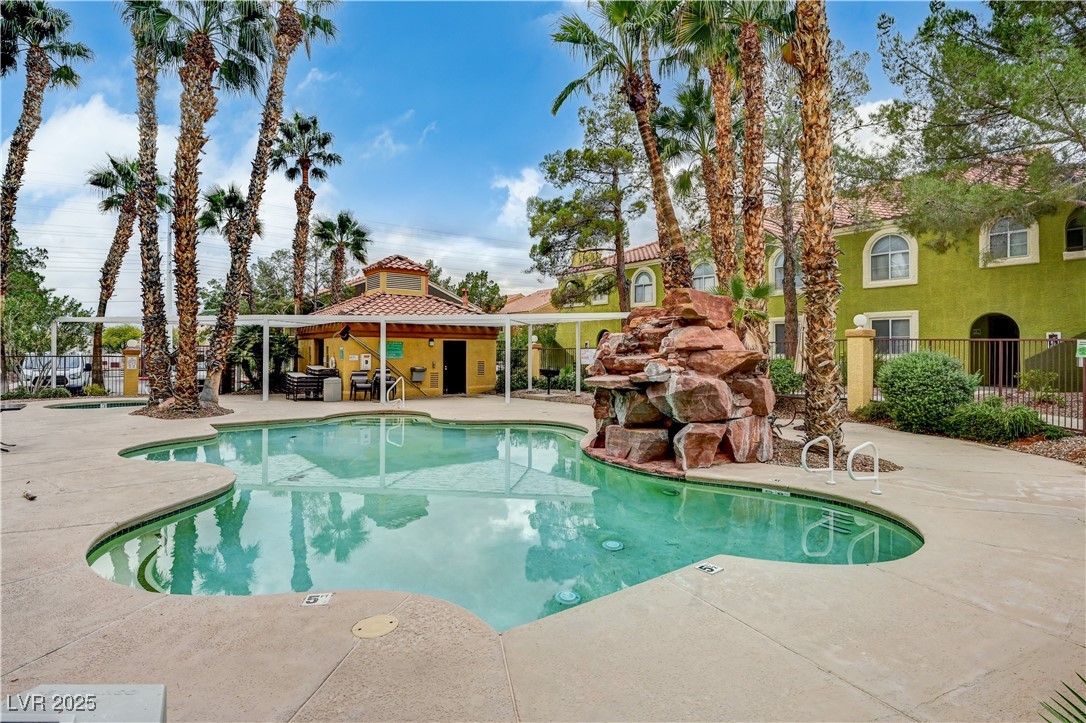 Photo 31 of 42, 7950 W Flamingo Road #1168