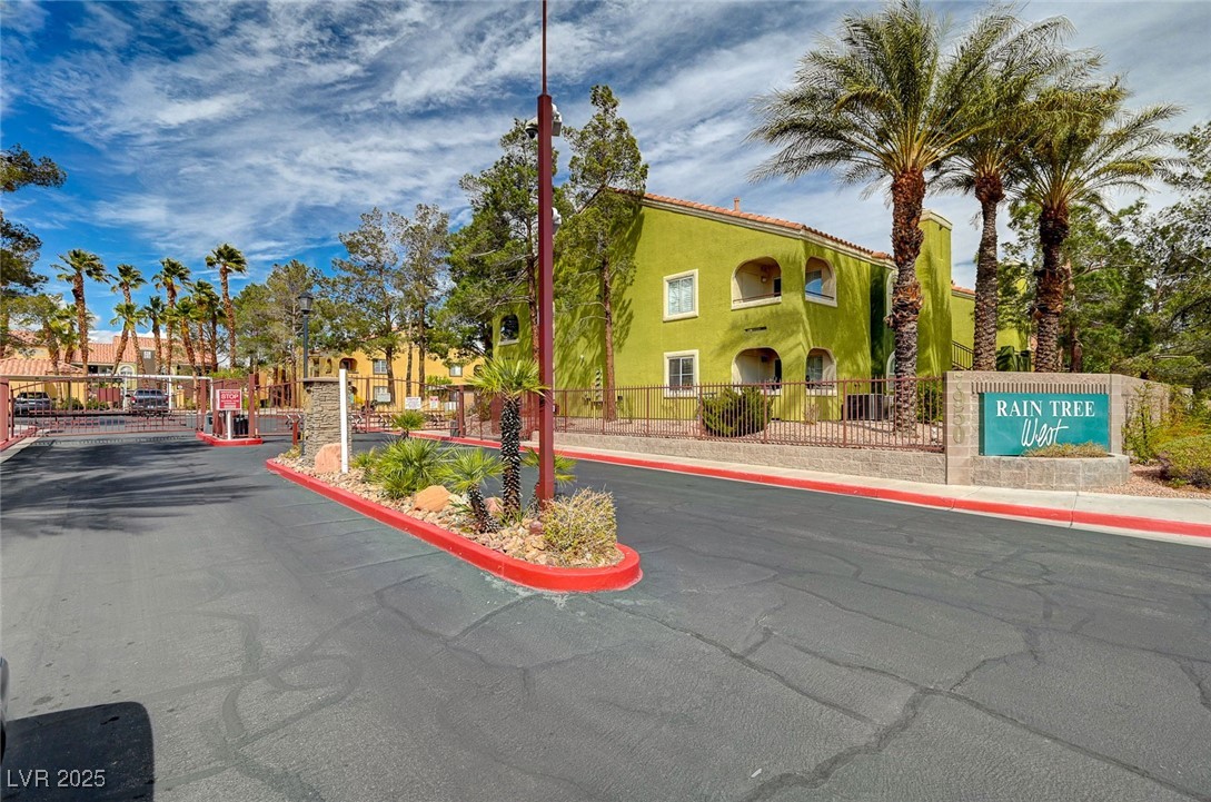 Photo 34 of 42, 7950 W Flamingo Road #1168