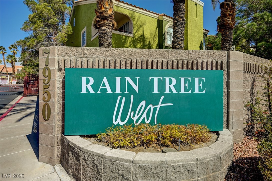 Photo 36 of 42, 7950 W Flamingo Road #1168