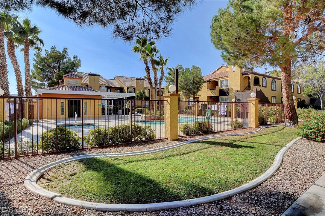 Photo 41 of 42, 7950 W Flamingo Road #1168