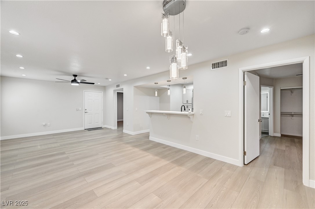 Photo 7 of 42, 7950 W Flamingo Road #1168