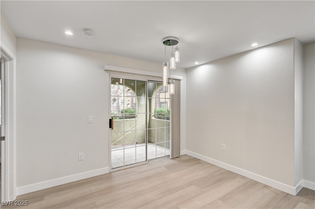 Photo 9 of 42, 7950 W Flamingo Road #1168