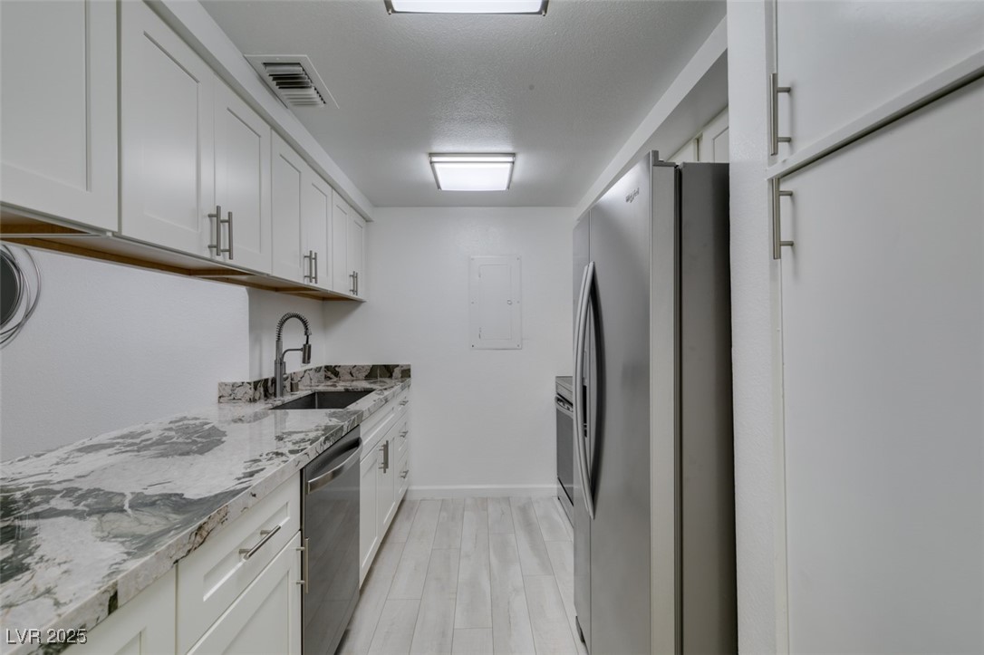 Photo 2 of 205 E Harmon Avenue #112