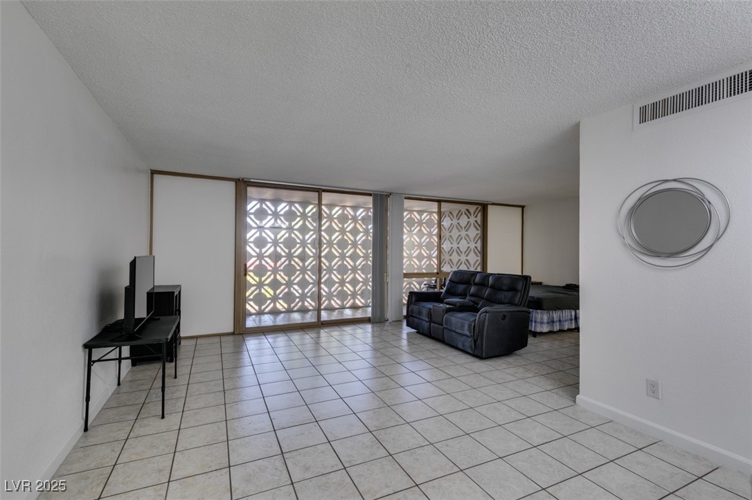 Photo 6 of 36, 205 E Harmon Avenue #112