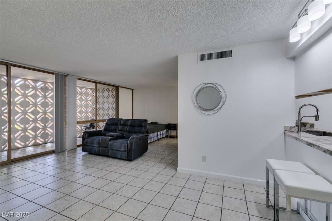 Photo 7 of 36, 205 E Harmon Avenue #112