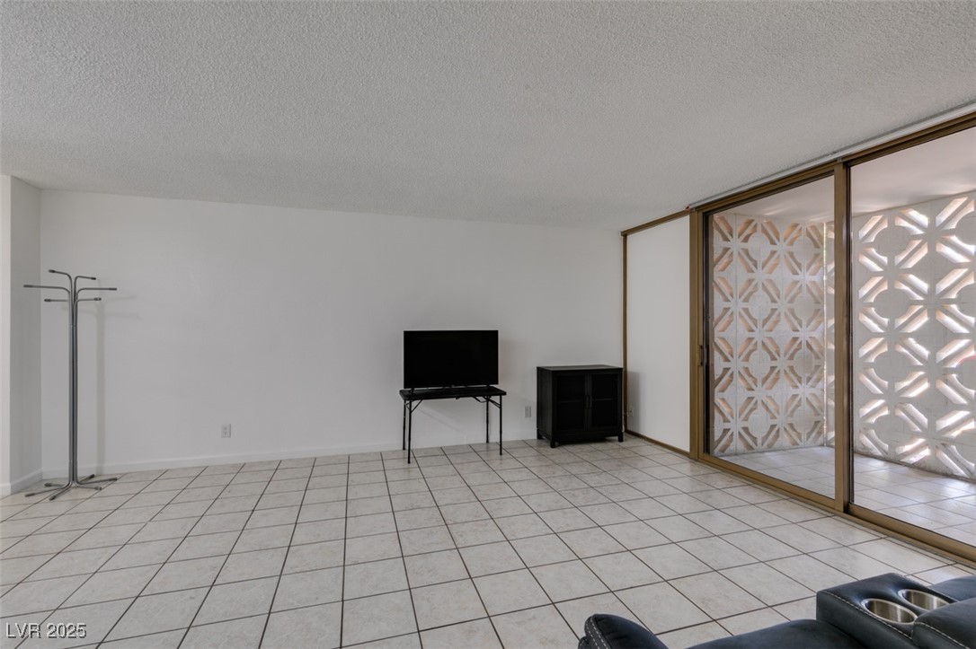 Photo 10 of 36, 205 E Harmon Avenue #112