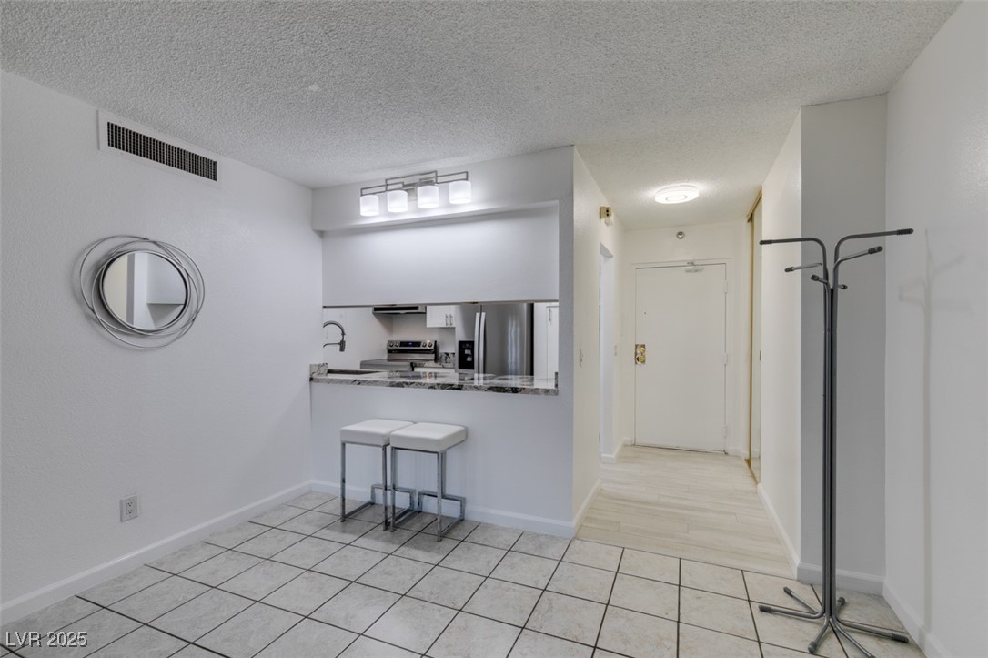 Photo 17 of 36, 205 E Harmon Avenue #112