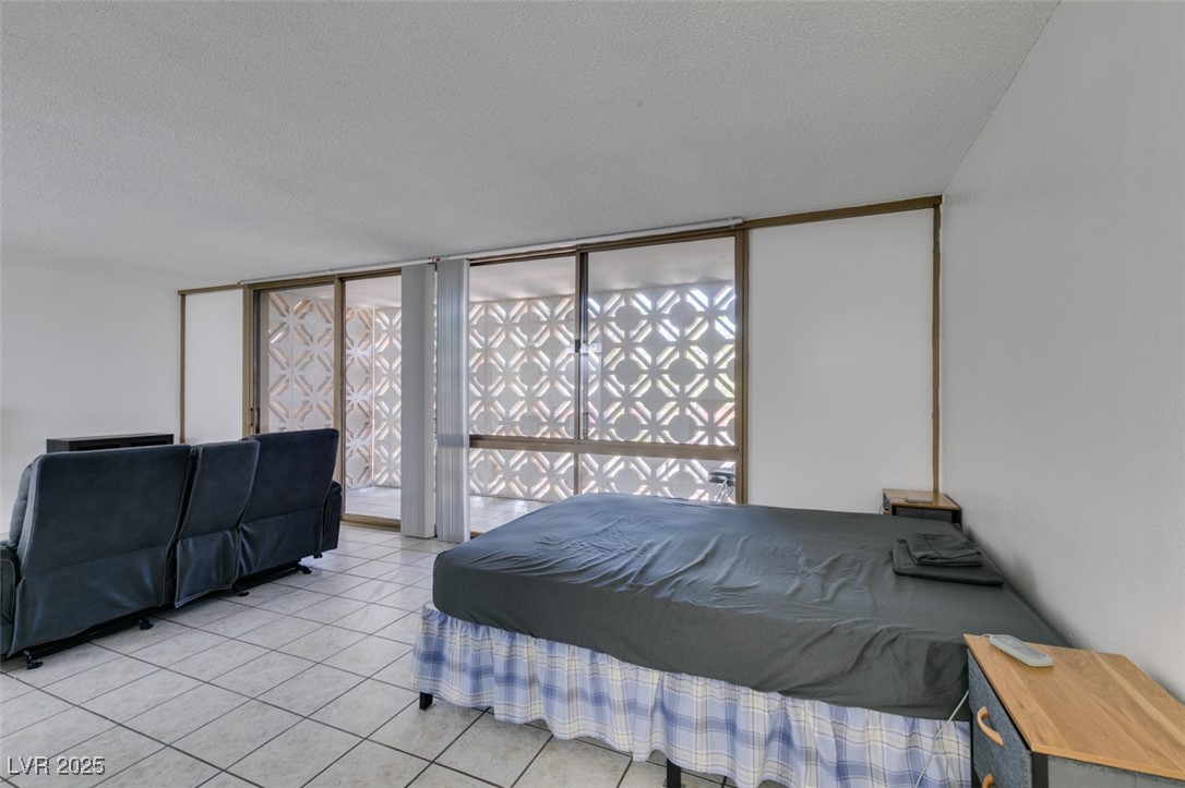 Photo 23 of 36, 205 E Harmon Avenue #112
