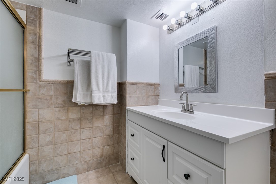 Photo 27 of 36, 205 E Harmon Avenue #112