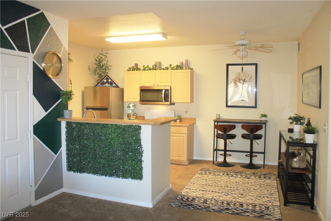 Photo 5 of 8250 N Grand Canyon Drive #2110