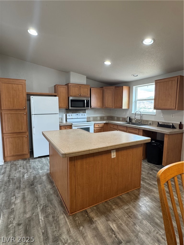 Photo 2 of 251 A Avenue