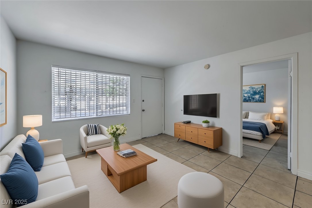 Photo 7 of 34, 3720 Royal Crest Street #4 & 5