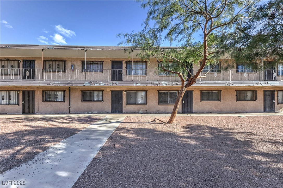 Photo 32 of 34, 3720 Royal Crest Street #4 & 5