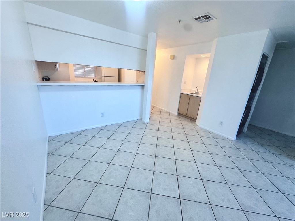 Photo 6 of 22, 2064 Mesquite Lane #102