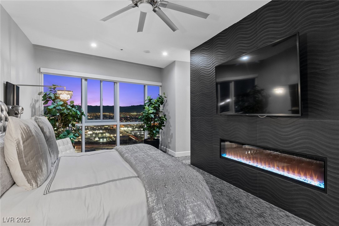 Photo 10 of 37, 4575 Dean Martin Drive #3300