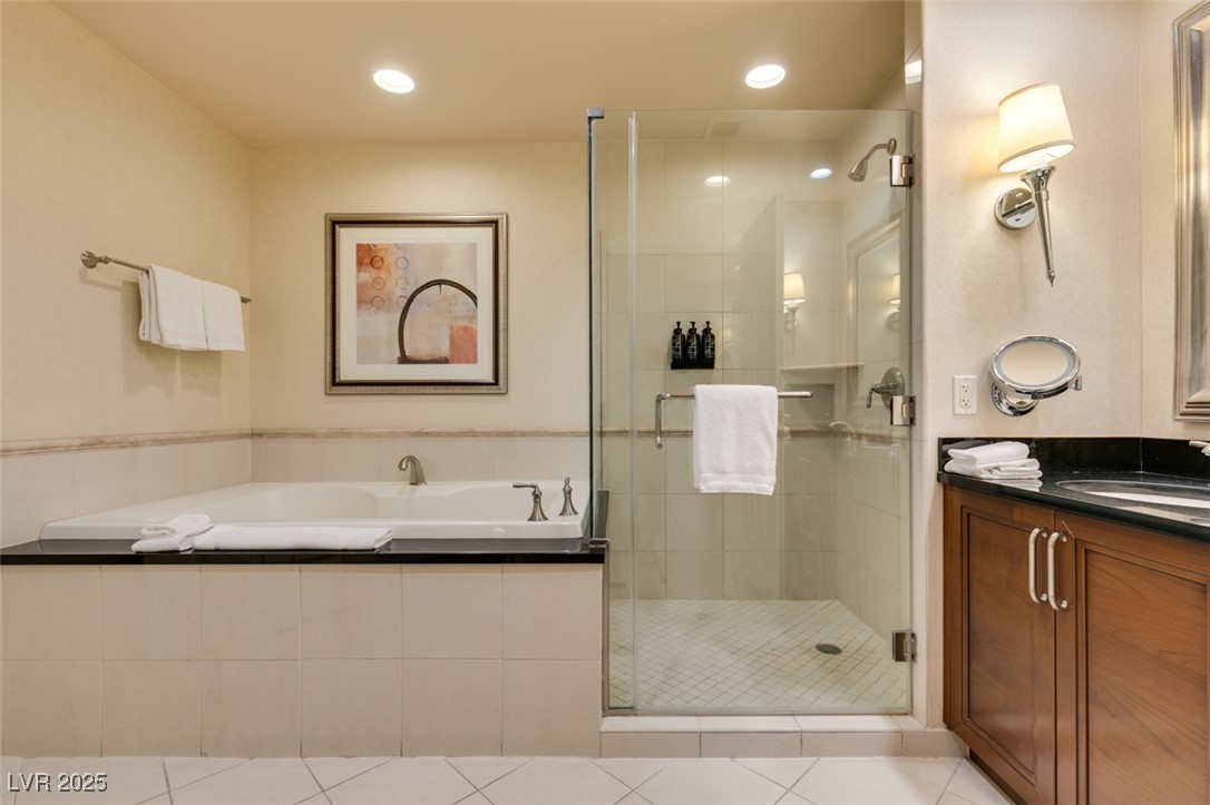 Photo 27 of 33, 135 E HARMON Avenue #3709