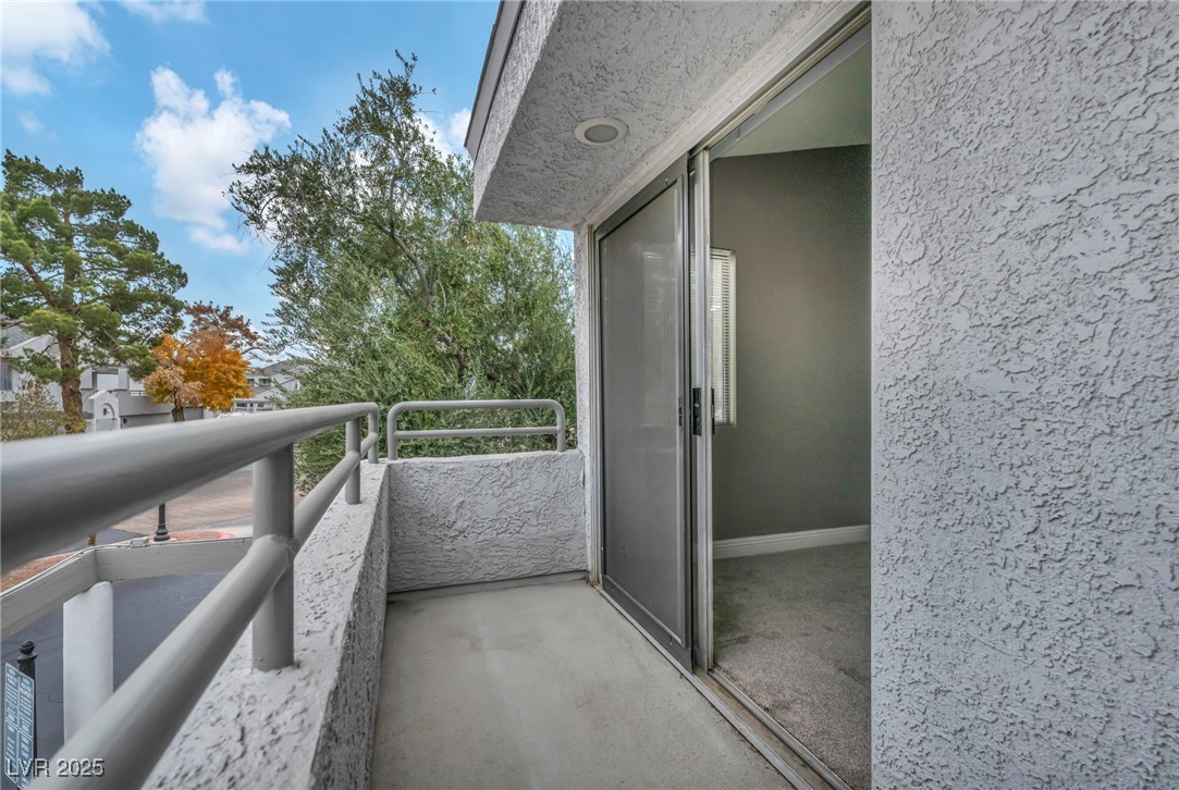 Photo 5 of 5670 Vineyard Lane