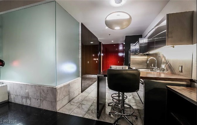 Photo 6 of 16, 4381 W Flamingo Road #1212