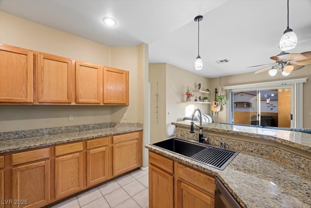 Photo 9 of 28, 2050 W Warm Springs Road #1723