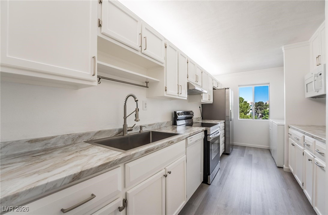 Photo 12 of 57, 730 S Royal Crest Circle #444