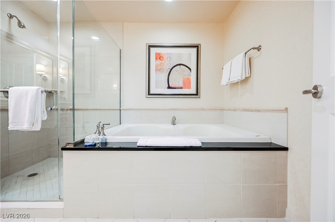 Photo 22 of 45, 135 E HARMON Avenue #305