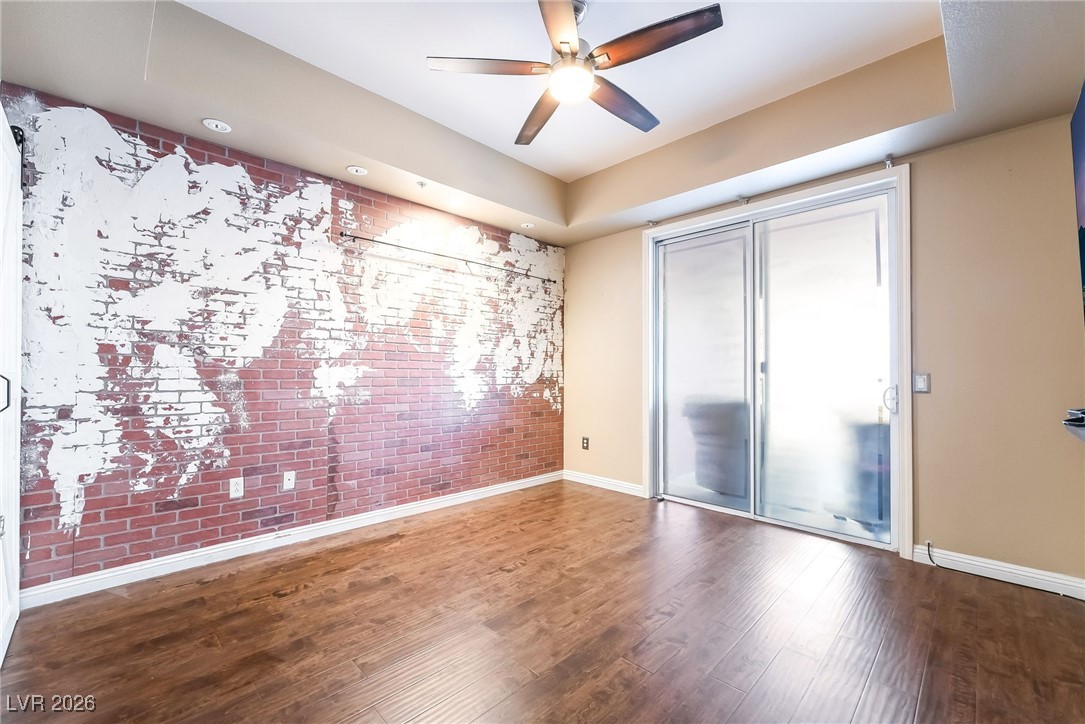 Photo 4 of 35 E Agate Avenue #201