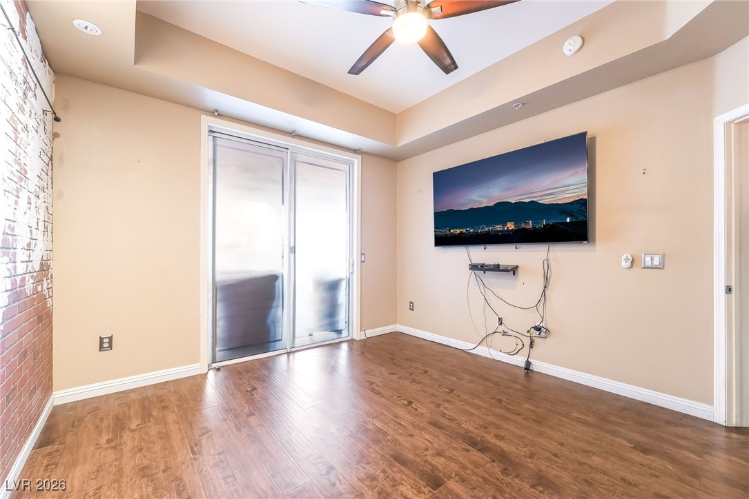 Photo 5 of 35 E Agate Avenue #201