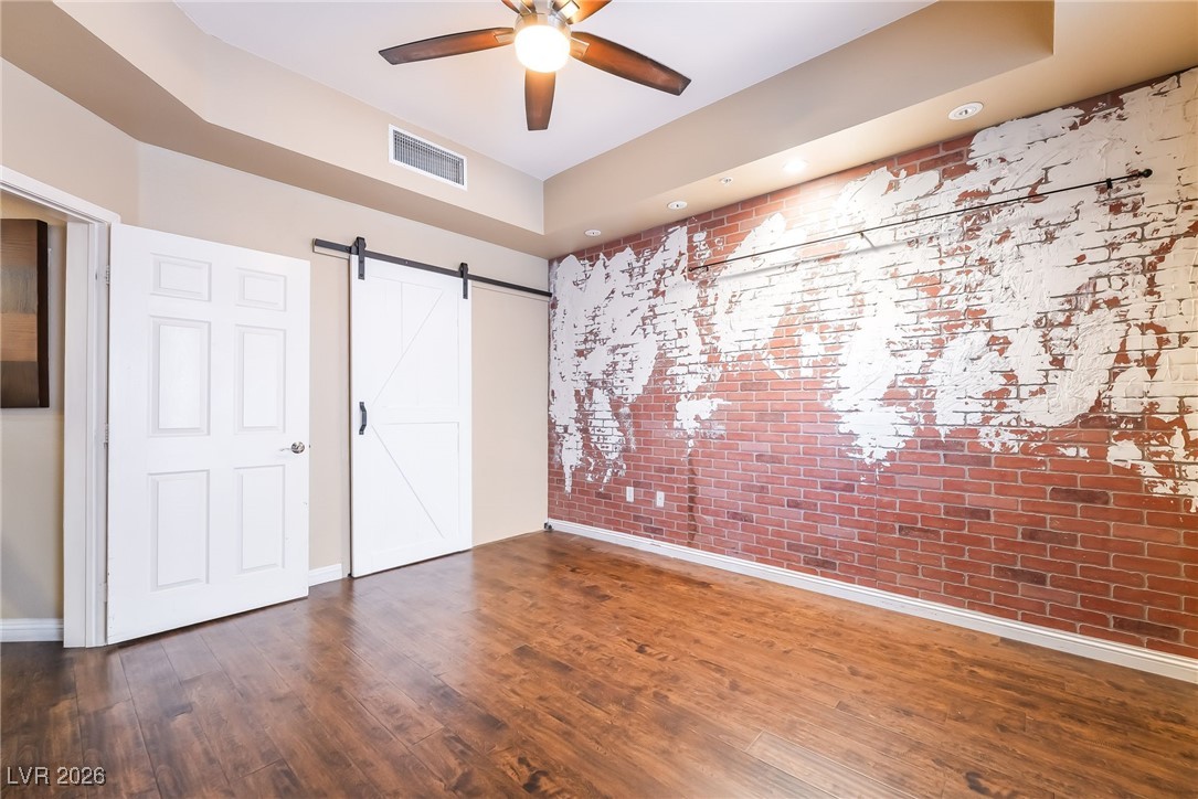 Photo 6 of 28, 35 E Agate Avenue #201