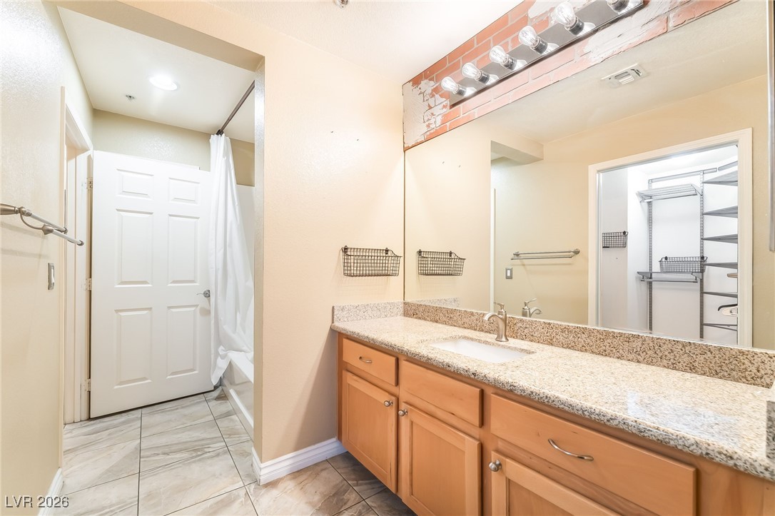 Photo 7 of 28, 35 E Agate Avenue #201