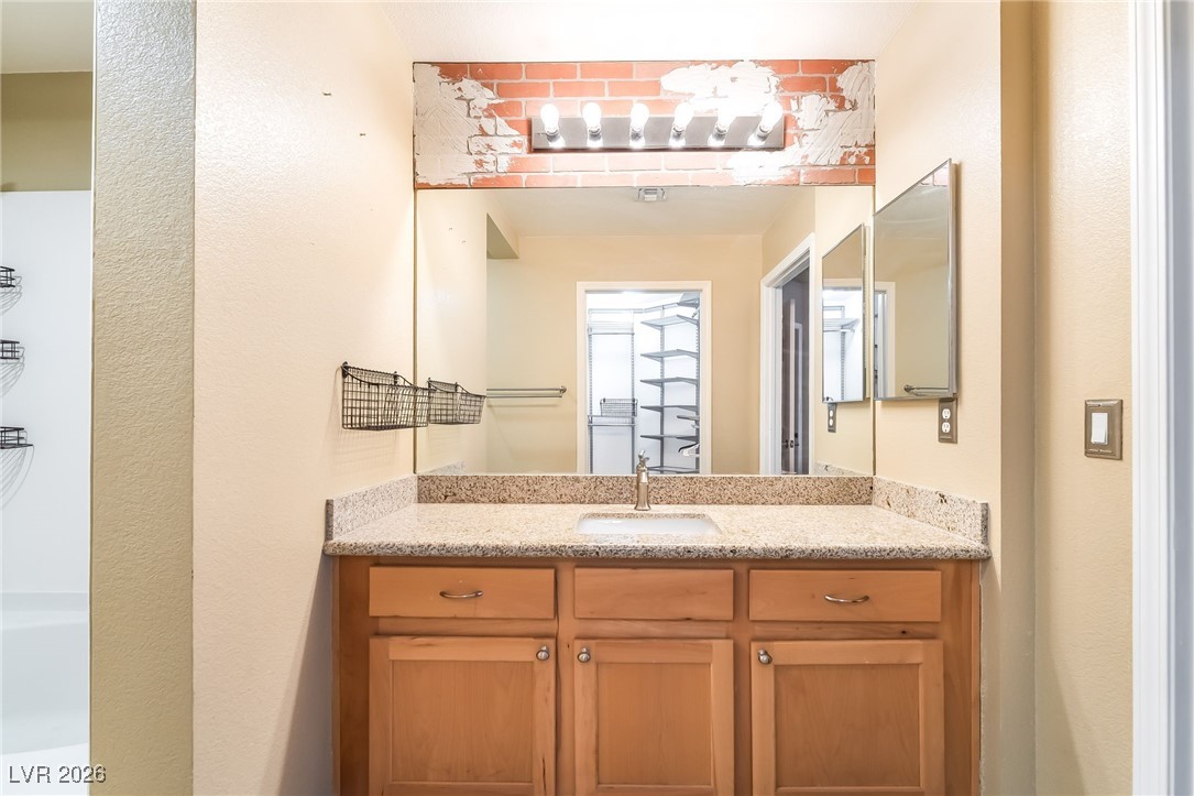 Photo 9 of 28, 35 E Agate Avenue #201