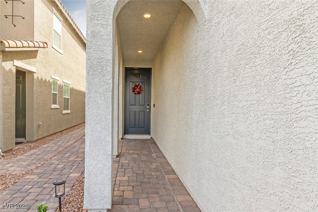 Photo 4 of 5161 Birchland Manor Avenue