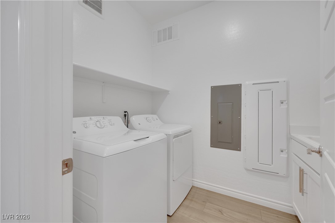 Photo 31 of 40, 2555 Hampton Road #7202
